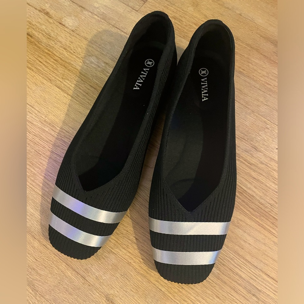 VIVAIA Women's Elegant Black and Silver Loafers